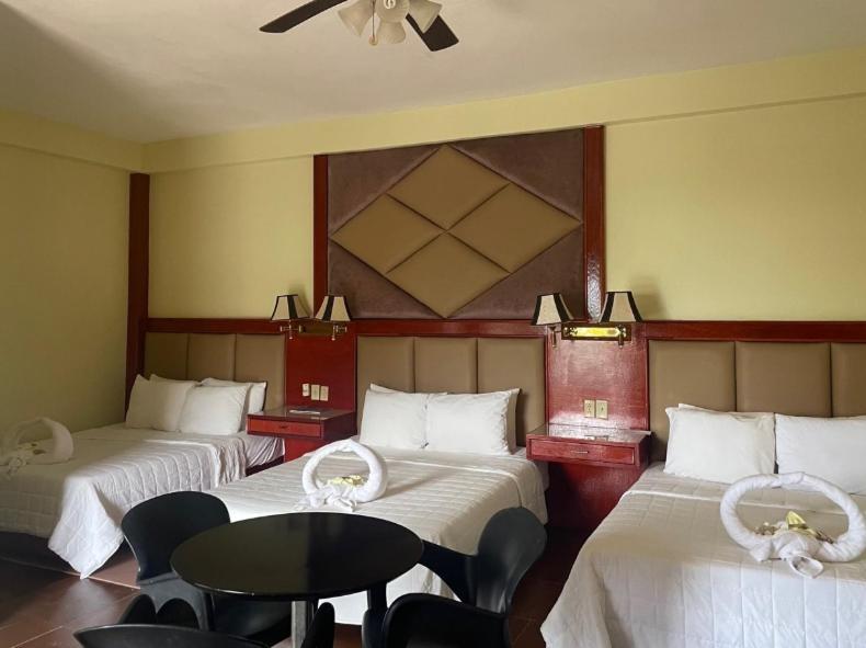 China Town Hotel Caye Caulker Extérieur photo
