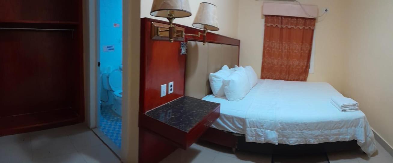 China Town Hotel Caye Caulker Extérieur photo
