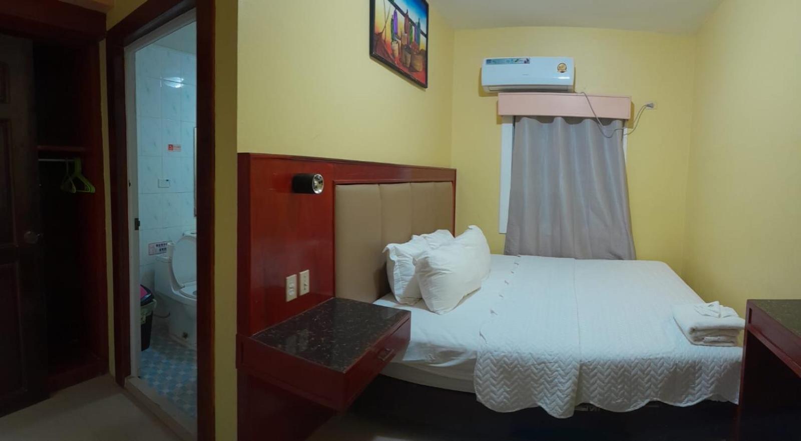 China Town Hotel Caye Caulker Extérieur photo